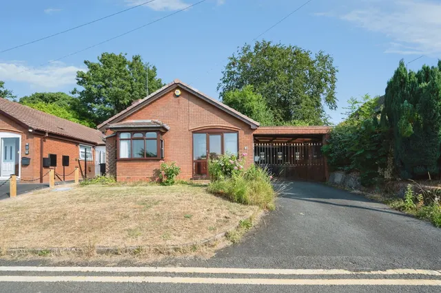 Seagers Lane, Brierley Hill, photo 1