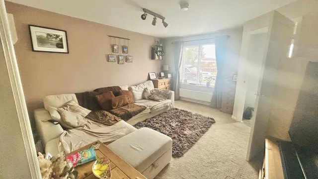 Photo 3 — Robertson Close, Hemlington, Middlesbrough