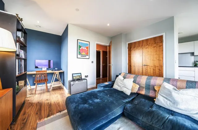 Dunedin Road, London, E10, photo 1