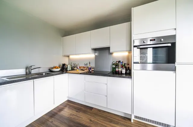 Dunedin Road, London, E10, photo 3