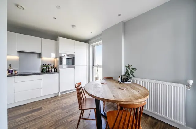 Dunedin Road, London, E10, photo 2