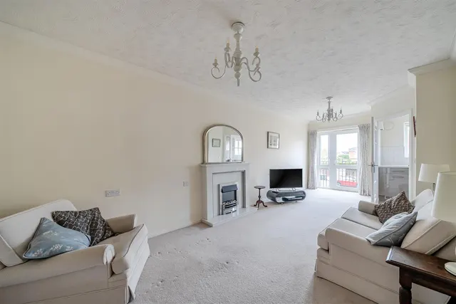 Stuart Road, Highcliffe, BH23, photo 2