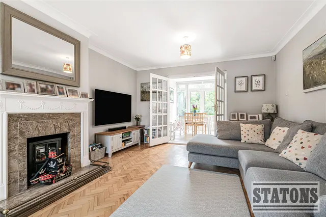 Photo 3 — Southway, Totteridge, London, N20 8DB