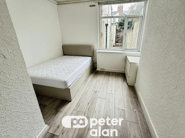 Monthermer Road, Cardiff, CF24, photo 3