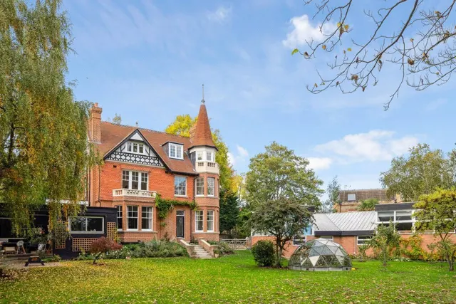 Bridge Road, East Molesey, Surrey, KT8, photo 1
