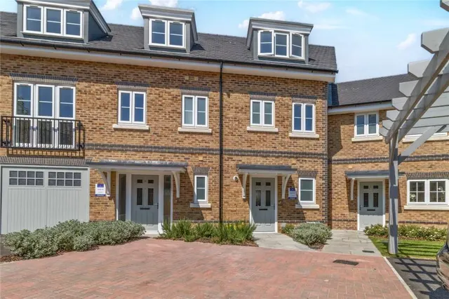 Moorfield Mews, Staines-upon-Thames, TW18, photo 1