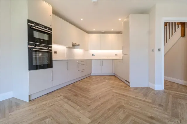 Moorfield Mews, Staines-upon-Thames, TW18, photo 3