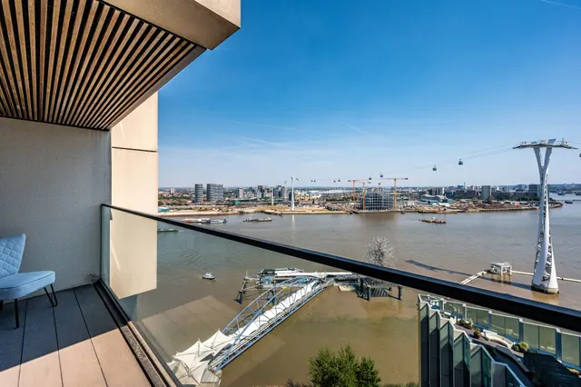 Photo 3 — Flat 1707, 10 Cutter Lane, Greenwich