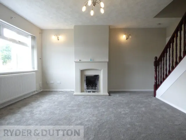 Cold Greave Close, Newhey, OL16, photo 2