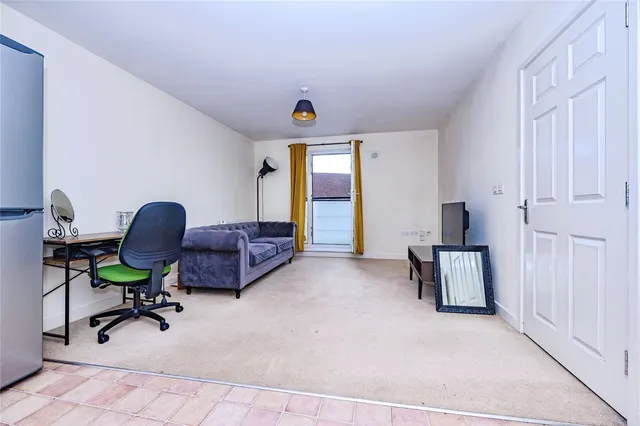 Daimler Drive, Dunstable, LU6, photo 2