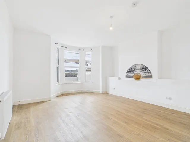 Photo 3 — Paradise Place, Stoke