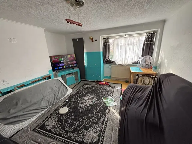 Photo 3 — Amberden Avenue, Finchley N3 3DE