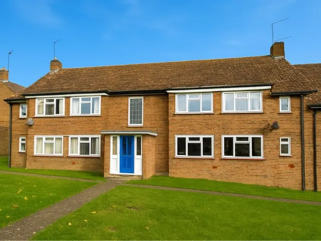 Amberden Avenue, Finchley N3 3DE, photo 1