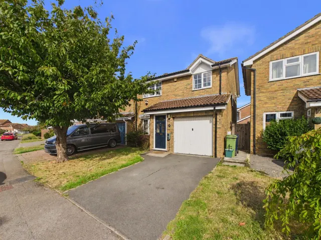 Mary Rose Avenue, Churchdown, GL3, photo 1