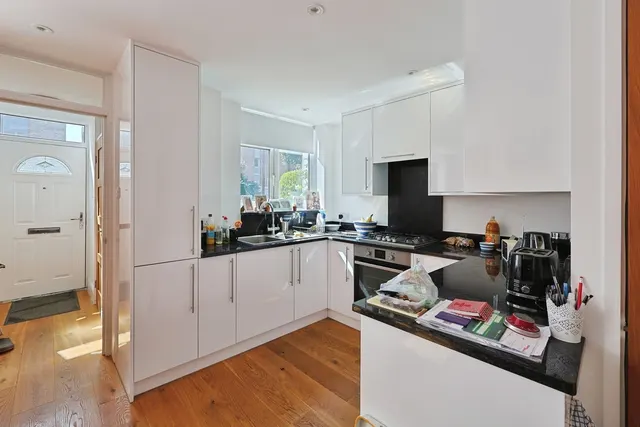 Stormont Road, London, SW11, photo 1