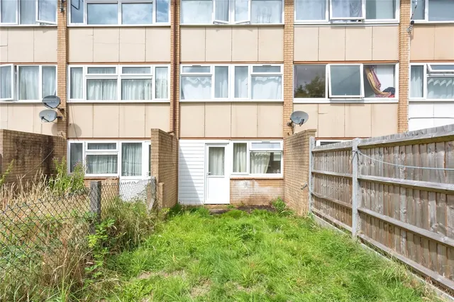 Penryn Avenue, Fishermead, Milton Keynes, Buckinghamshire, MK6, photo 1