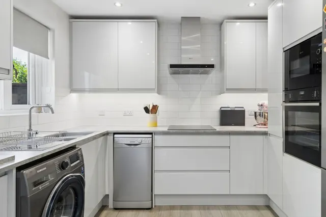 Booker Place, High Wycombe, HP12, photo 3
