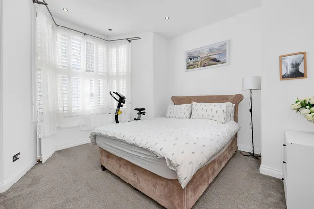 Lichfield Road, London, NW2, photo 3