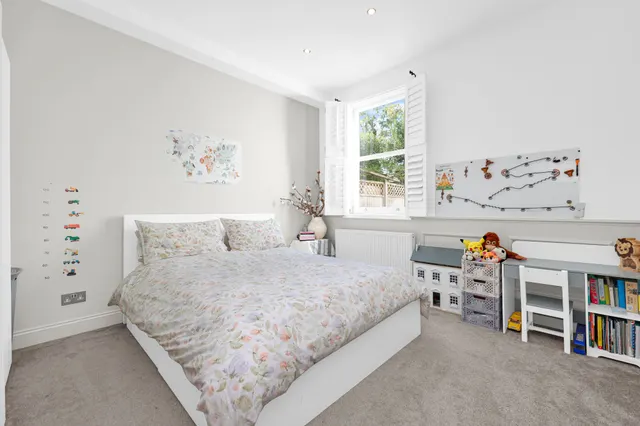 Lichfield Road, London, NW2, photo 2