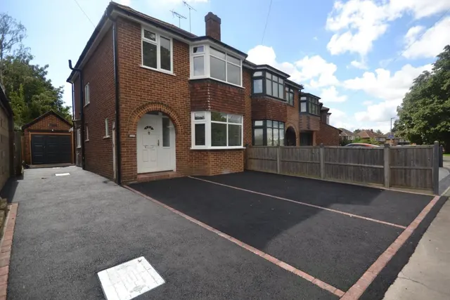 London Road, Earley, RG6, photo 1