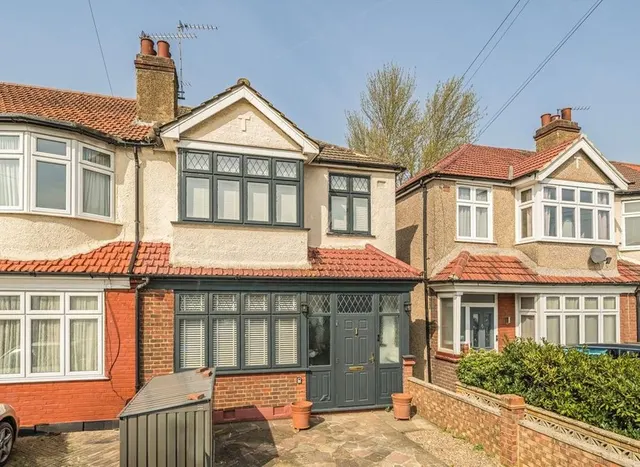 Cranborne Avenue, Surbiton, KT6, photo 1
