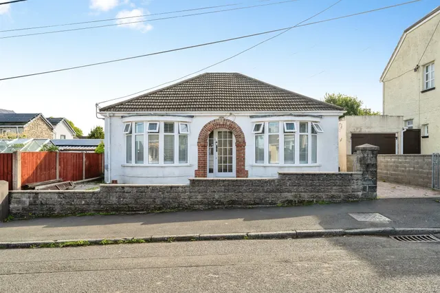 Heol Cae Tynewydd Swansea, SA4, photo 1