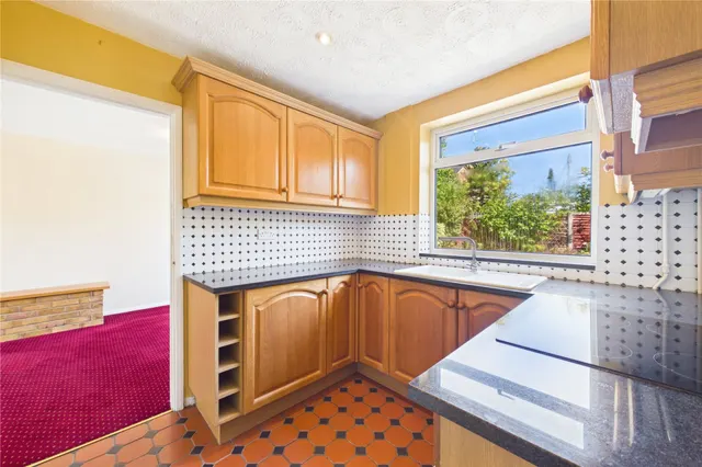 The Crescent, Mortimer Common, RG7, photo 2