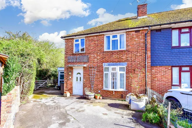 Ernest Road, Havant, PO9, photo 1