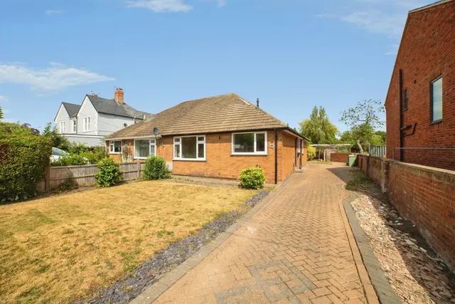 Oaks Farm Lane, Calow, Chesterfield, Derbyshire, S44, photo 1