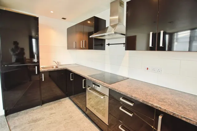 Photo 3 — Echo Central One, Cross Green Lane
