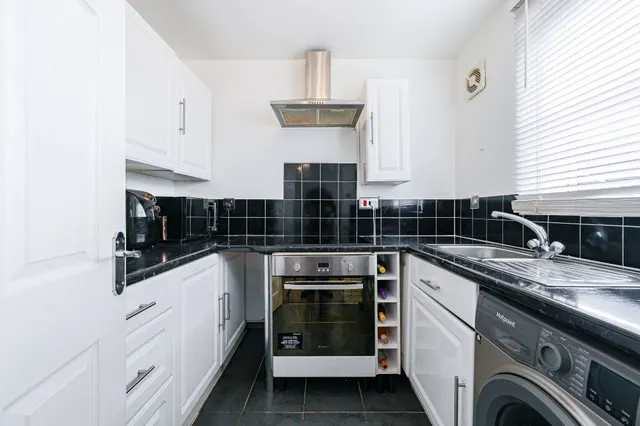 Photo 2 — 23 Stunell House, John Williams Close, London