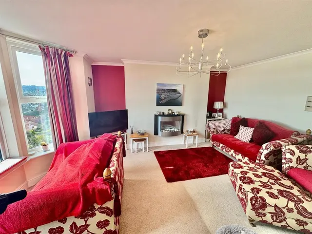 Castle Road, North Bay, YO11, photo 3