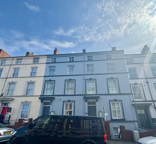 Castle Road, North Bay, YO11, photo 1