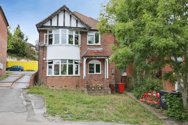 Whitelands Road, High Wycombe, HP12, photo 1