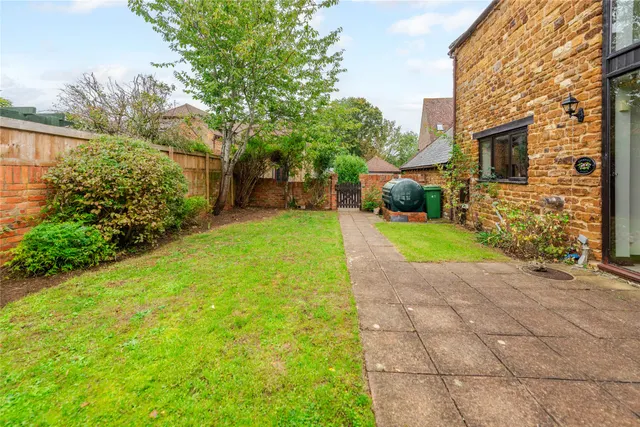 Poplars Close, Blakesley, NN12, photo 3