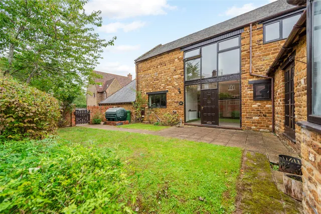 Poplars Close, Blakesley, NN12, photo 1