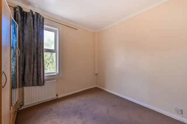 Photo 3 — 30 Florence Road, London