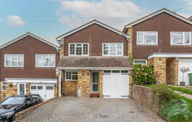 Hill Avenue, Hazlemere, HP15, photo 1