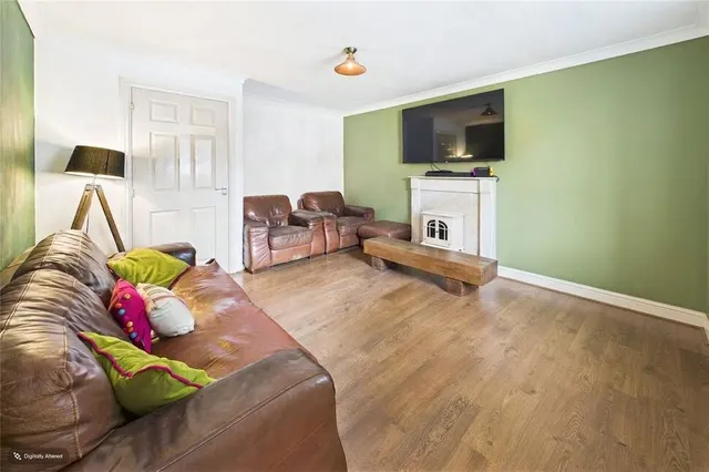 Burdock Way, Desborough, NN14, photo 2