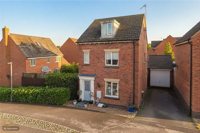 Burdock Way, Desborough, NN14, photo 1