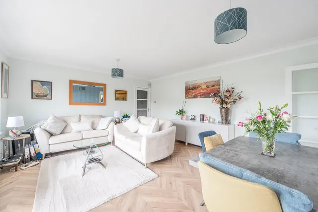 Photo 2 — 107 Dove Park, Pinner