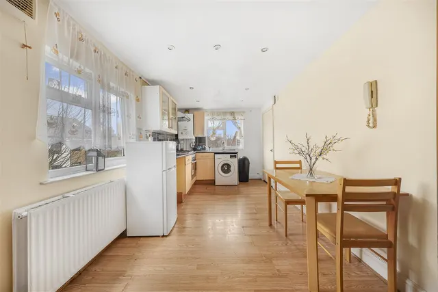 Perth Road, Wood Green, N22, photo 2