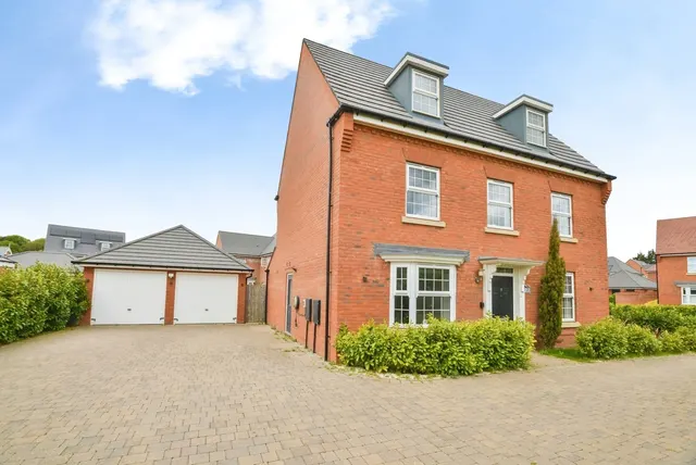 Photo 2 — Cotcliffe Way, Nunthorpe, Middlesbrough, North Yorkshire, TS7