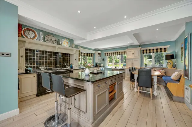 Photo 3 — Old Woking Road, West Byfleet, Surrey, KT14 6HU
