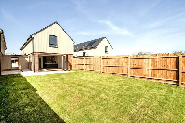Poplar Close, Aston Cross, GL20, photo 1
