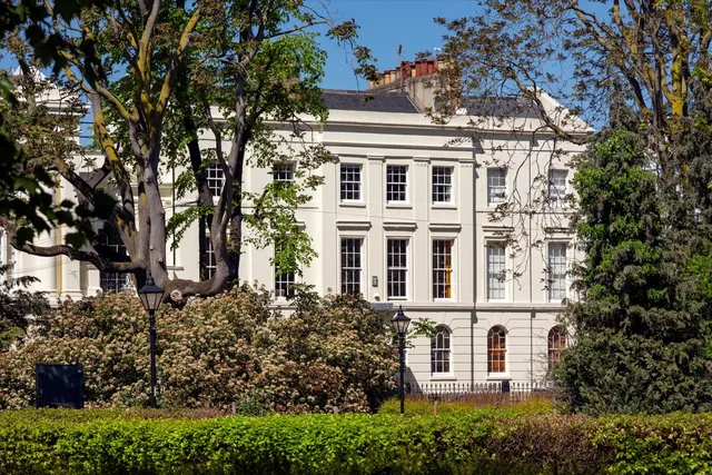 Tredegar Square, London, E3, photo 1