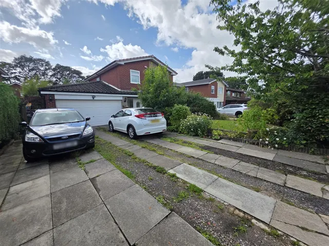 St. Andrews Road, Heald Green, photo 1