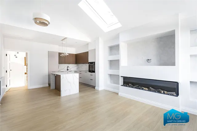 Percy Road, London, N12, photo 2