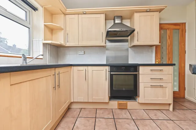 Blythe Avenue, Meir Heath, ST3, photo 3