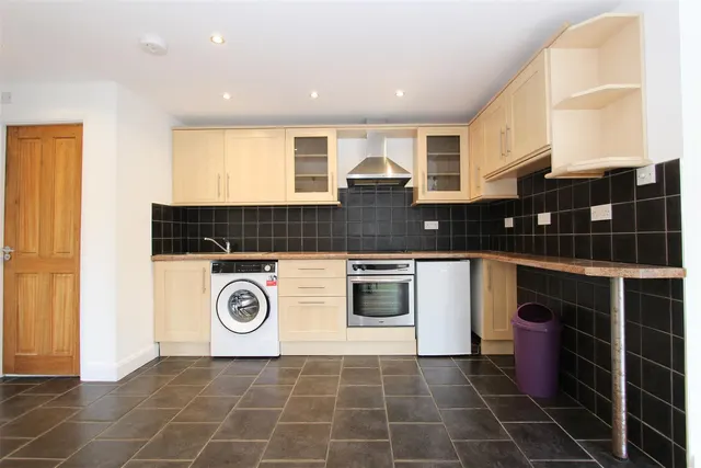 Photo 3 — Denham Lodge, Oxford Road, Denham, Uxbridge, UB9 4AA